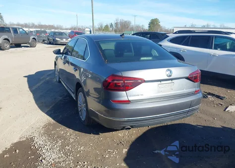 2017 Volkswagen Passat 1.8T Se из США, поврежденный, VIN 1VWBT7A37HC025163